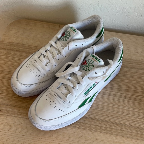 Shoes - Green Reebok Club C